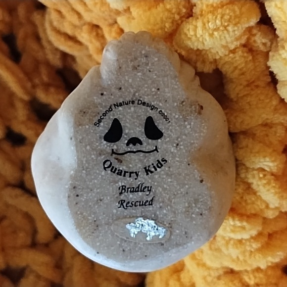 Stone Quarry Kids Boy with Birds Next Figurine Knickknack Brad - Picture 6 of 9